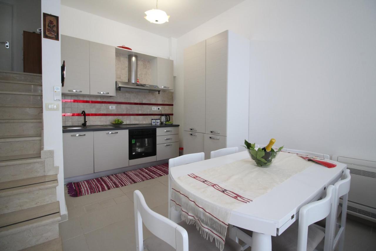 The Bay Apartments Saranda Extérieur photo