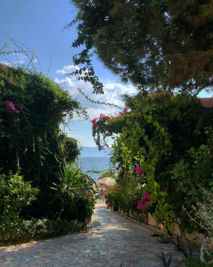 The Bay Apartments Saranda Extérieur photo